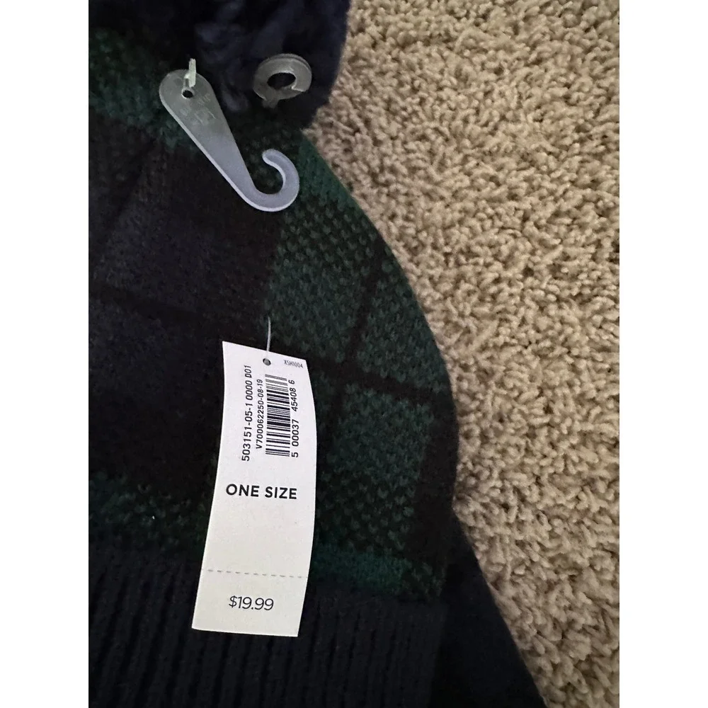 New Old Navy Plaid Hat and Scarf Set Green Blue One Size NWT winter - Picture 4 of 7